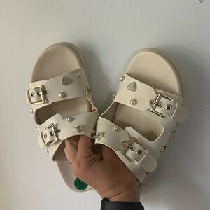 GBG Los Angeles Women's Cream Sandals